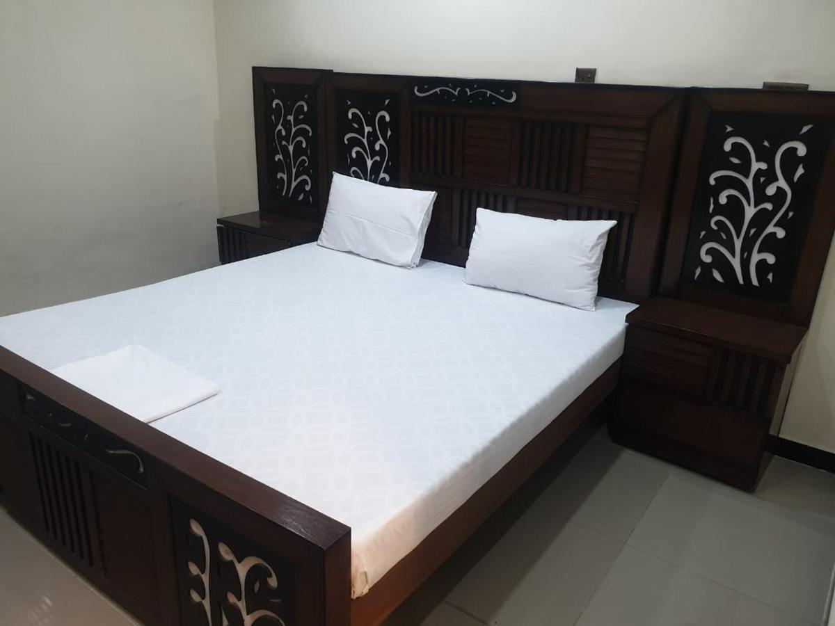 Dream Night Hotel Islamabad Bagian luar foto